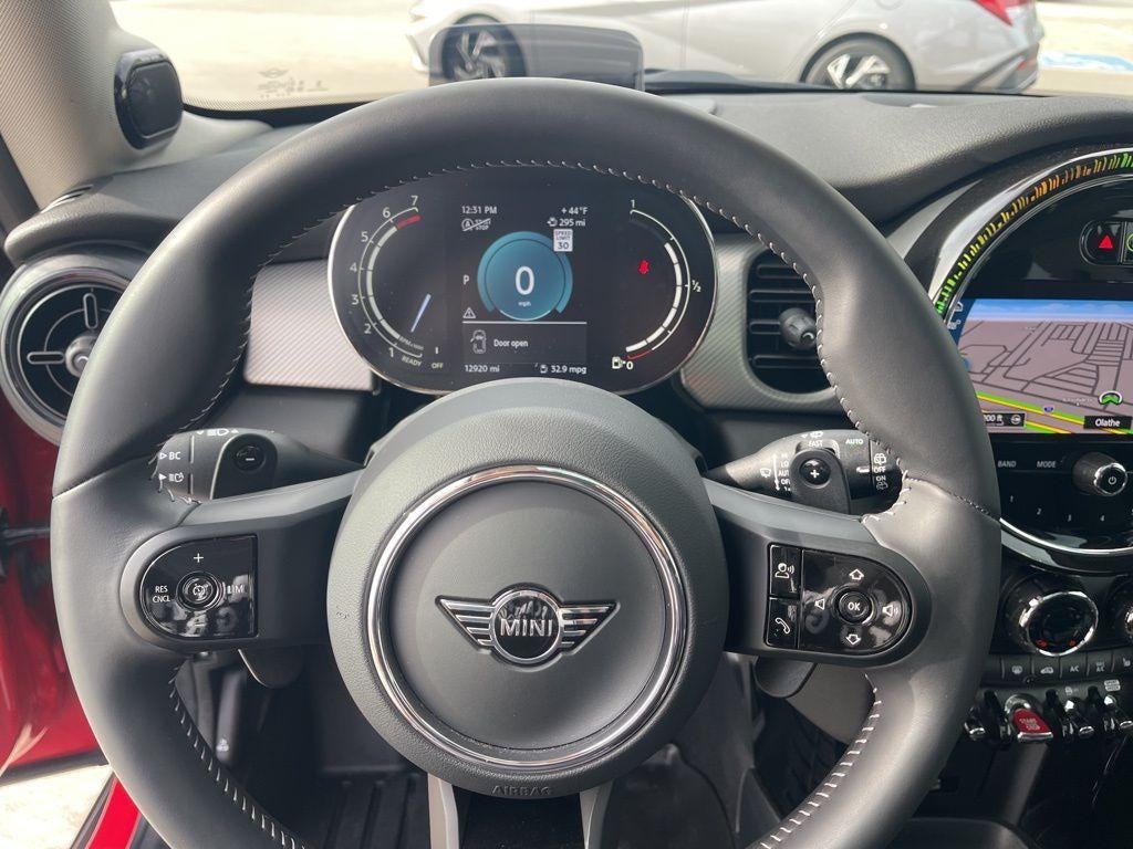 2024 MINI Hardtop 2 Door Iconic