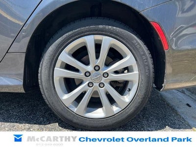 2015 Chrysler 200 Limited