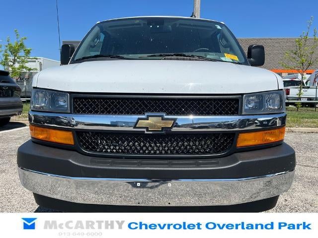 2025 Chevrolet Express Passenger 1LT