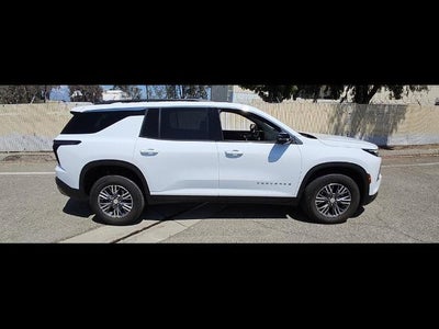 2024 Chevrolet Traverse LT