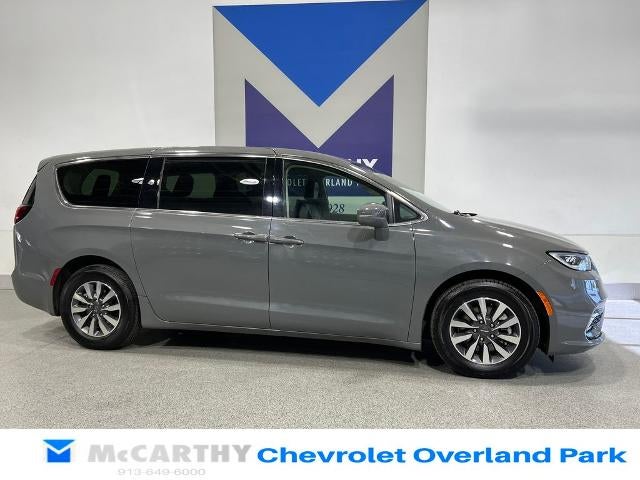 2022 Chrysler Pacifica Hybrid Touring L