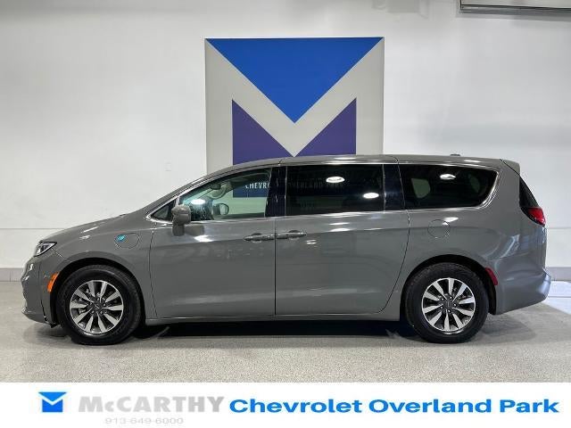 2022 Chrysler Pacifica Hybrid Touring L