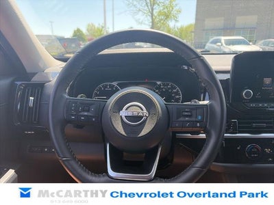 2025 Nissan Pathfinder SV