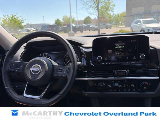 2025 Nissan Pathfinder SV