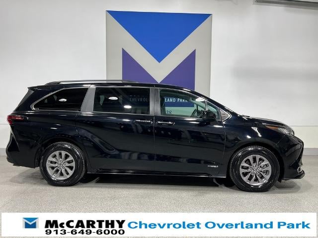 2021 Toyota Sienna XLE