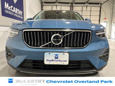 2025 Volvo XC40 Plus Bright Theme