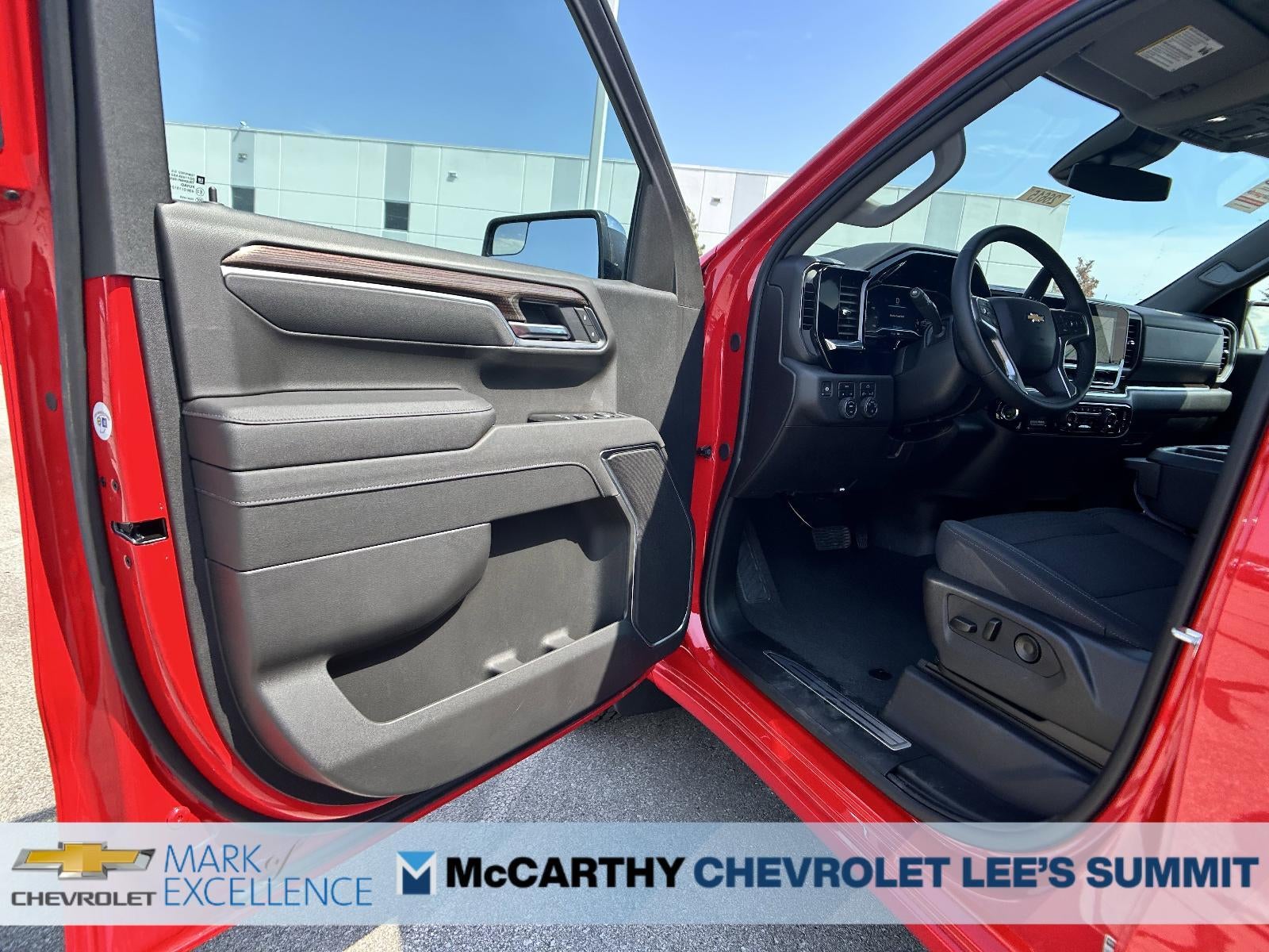 2025 Chevrolet Silverado 1500 Double Cab Standard Box 4-Wheel Drive LT 1LT