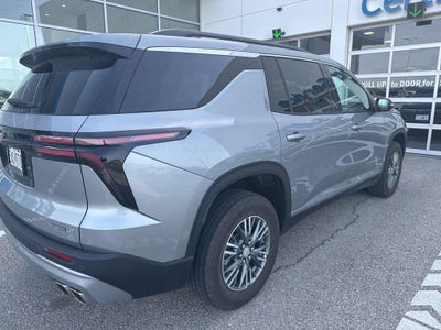 2024 Chevrolet Traverse LT