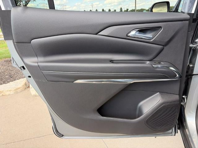2027 Chevrolet Traverse LT w/2LT