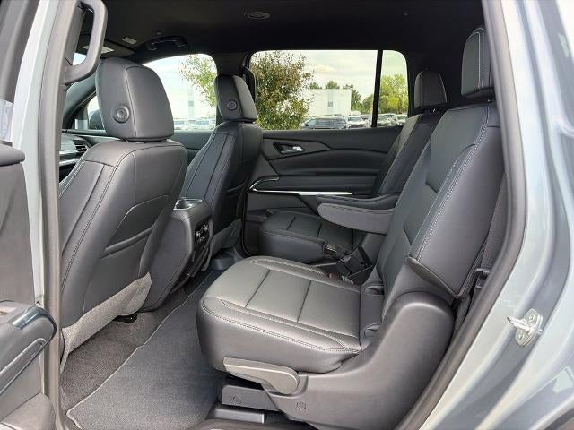 2027 Chevrolet Traverse LT w/2LT