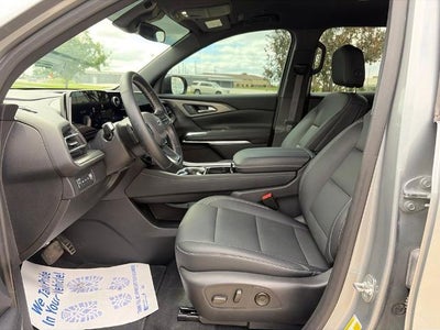 2024 Chevrolet Traverse LT