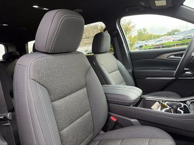 2027 Chevrolet Traverse LT w/2LT