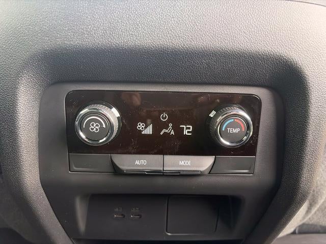2027 Chevrolet Traverse LT w/2LT