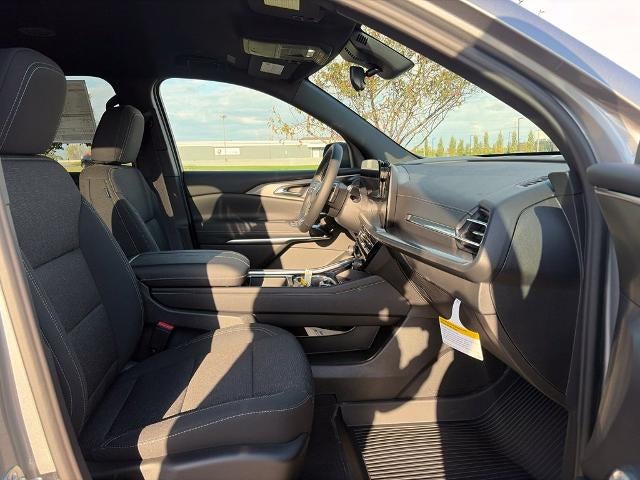 2027 Chevrolet Traverse LT w/2LT