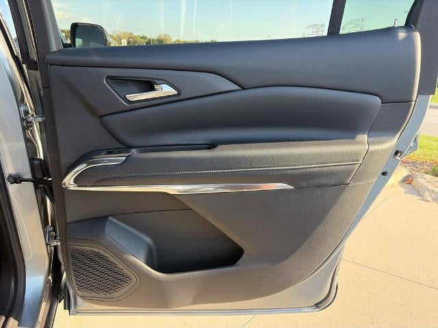 2027 Chevrolet Traverse LT w/2LT