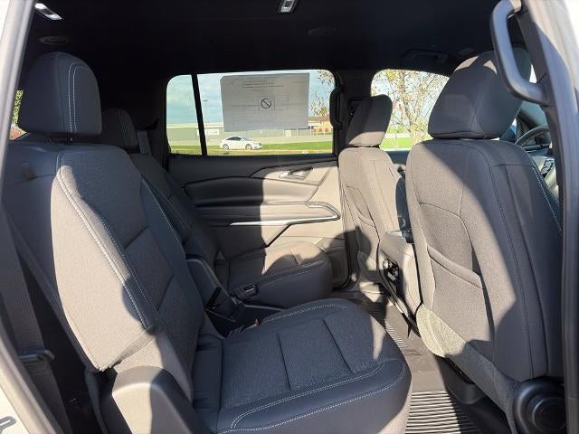 2027 Chevrolet Traverse LT w/2LT