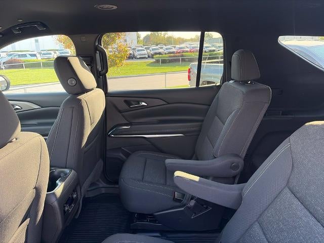 2027 Chevrolet Traverse LT w/2LT