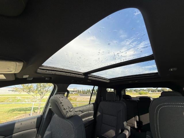 2027 Chevrolet Traverse LT w/2LT