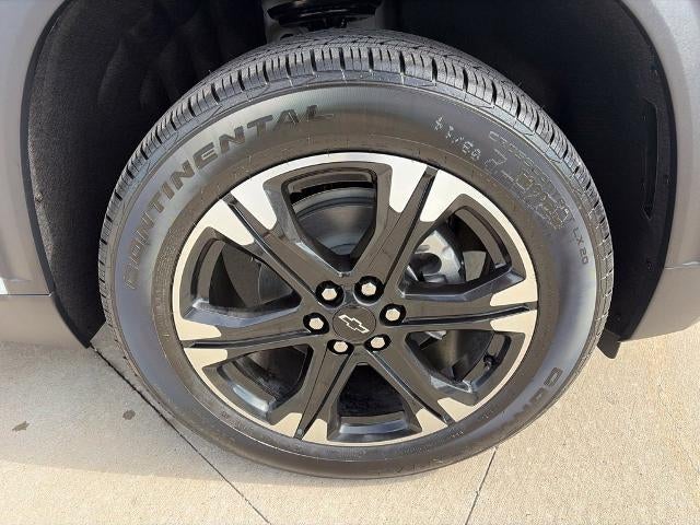 2027 Chevrolet Traverse LT w/2LT