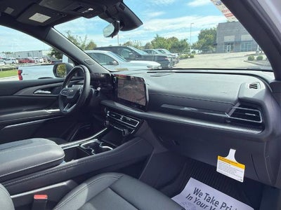 2027 Chevrolet Traverse LT w/2LT