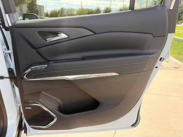 2027 Chevrolet Traverse LT w/2LT