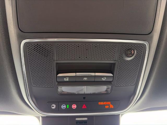 2027 Chevrolet Traverse High Country w/2LZ