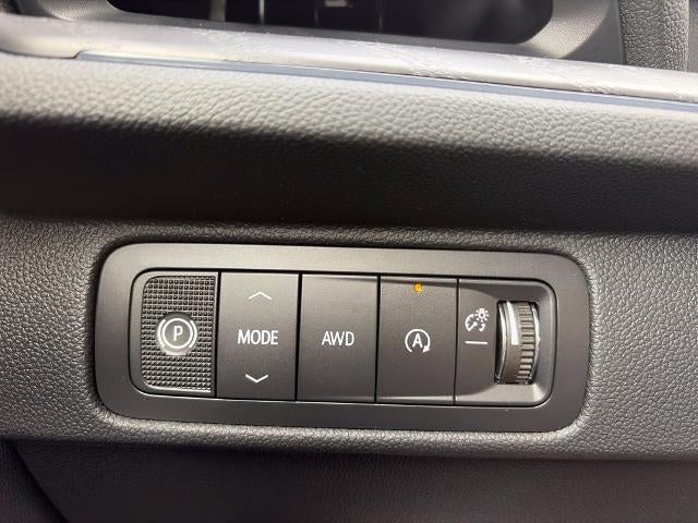 2027 Chevrolet Traverse High Country w/2LZ