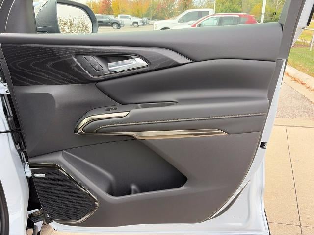 2027 Chevrolet Traverse High Country w/2LZ