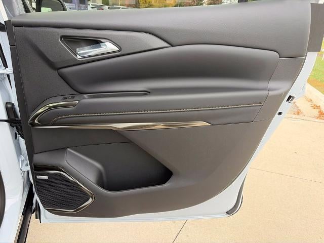 2027 Chevrolet Traverse High Country w/2LZ