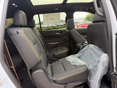 2027 Chevrolet Traverse High Country w/2LZ