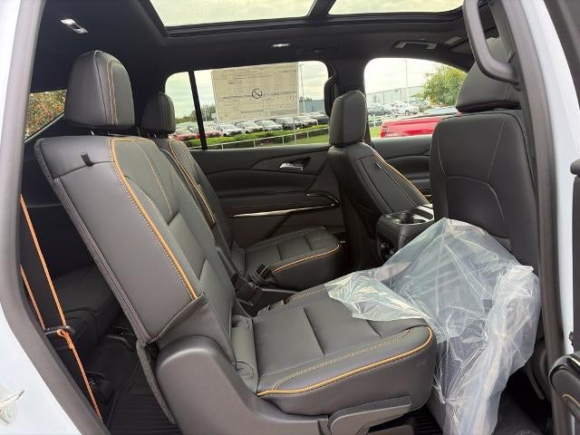2027 Chevrolet Traverse High Country w/2LZ