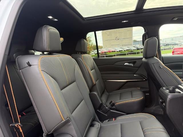 2027 Chevrolet Traverse High Country w/2LZ