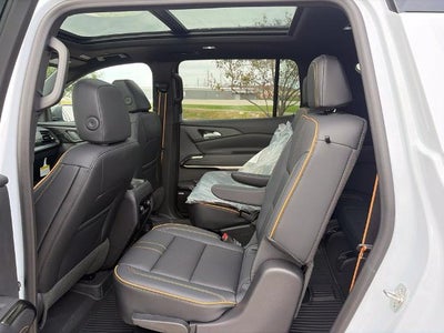 2027 Chevrolet Traverse High Country w/2LZ