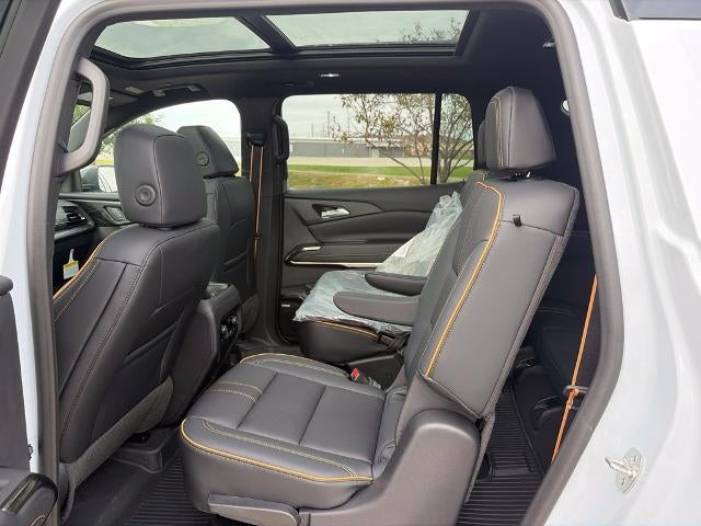 2027 Chevrolet Traverse High Country w/2LZ