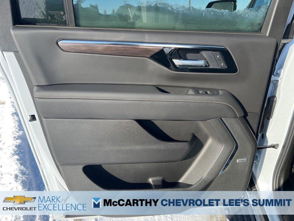 2026 Chevrolet Suburban 4WD Premier