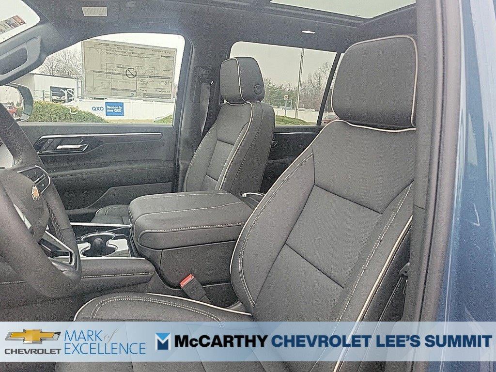 2026 Chevrolet Suburban 4WD Premier