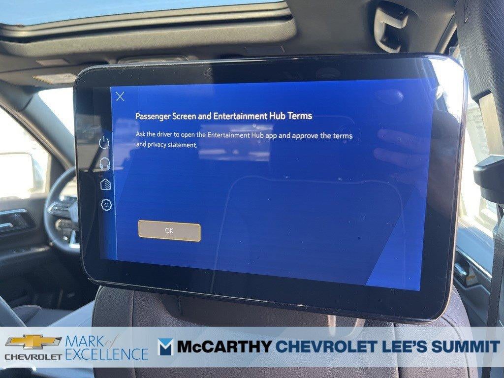 2025 Chevrolet Suburban 4WD Premier