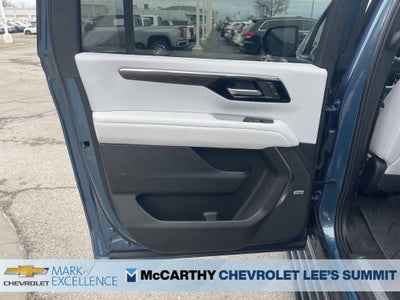 2025 Chevrolet Suburban 4WD Premier