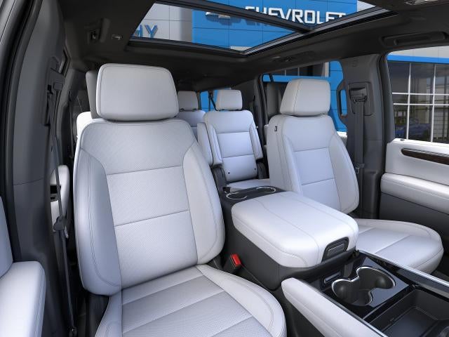2025 Chevrolet Suburban 4WD Premier