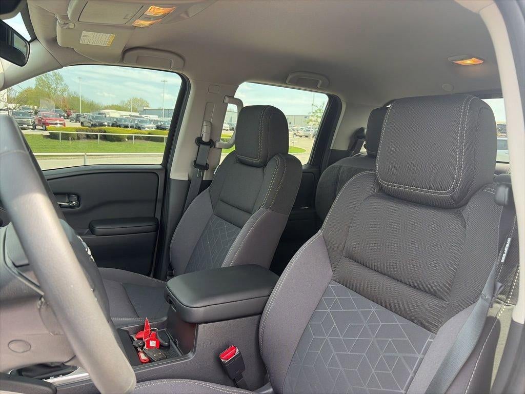 2025 Nissan Frontier SV