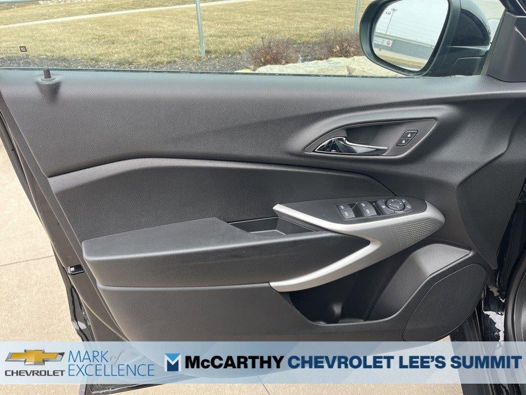 2025 Chevrolet Trax FWD 4dr LS