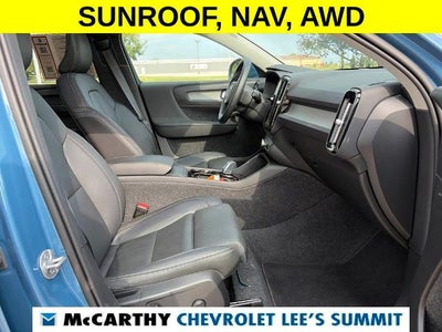 2025 Volvo XC40 Plus Bright Theme