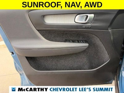 2025 Volvo XC40 Plus Bright Theme