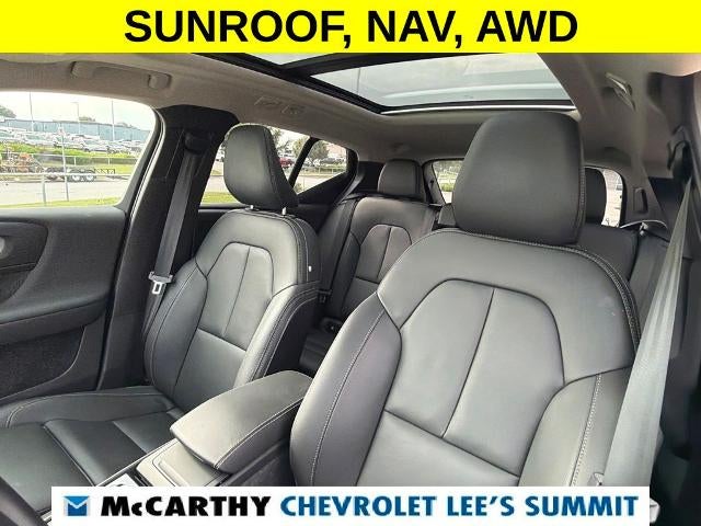 2025 Volvo XC40 Plus Bright Theme