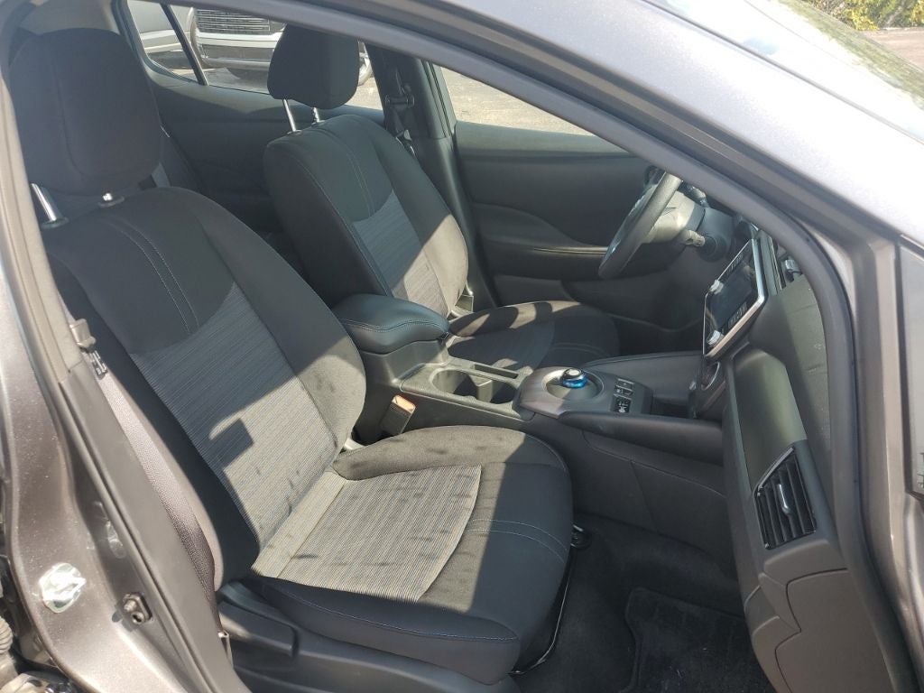 2025 Nissan Leaf S