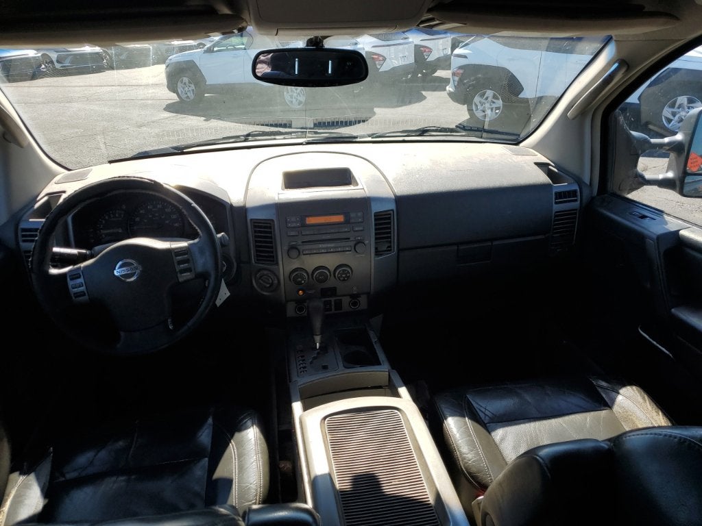 2004 Nissan Titan LE