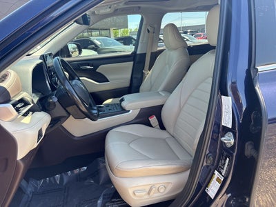 2022 Toyota Highlander XLE