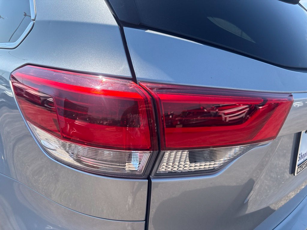 2017 Toyota Highlander SE
