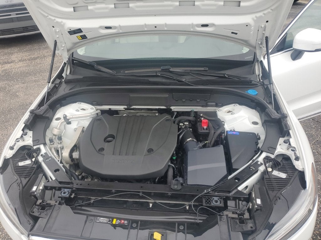 2023 Volvo XC60 B5 Plus Bright Theme