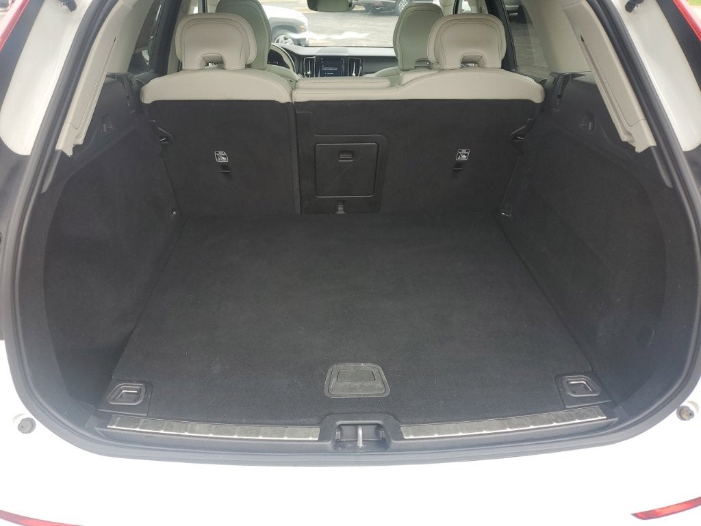 2023 Volvo XC60 B5 Plus Bright Theme